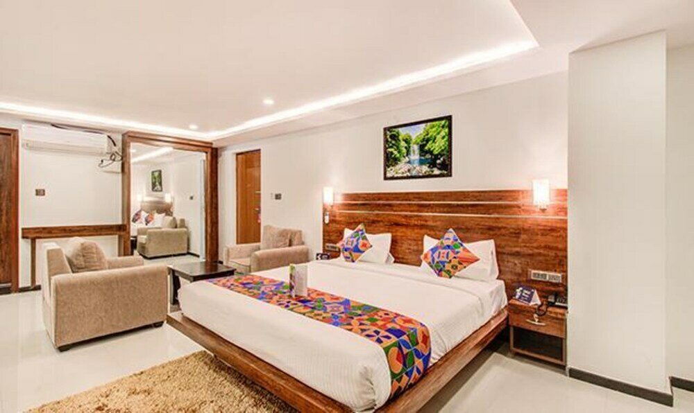 Фото Fabhotel The Rs Suites