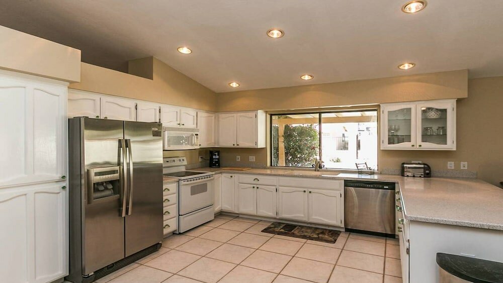 Фото North Phoenix 6 Bedroom With Guest House & Pool!
