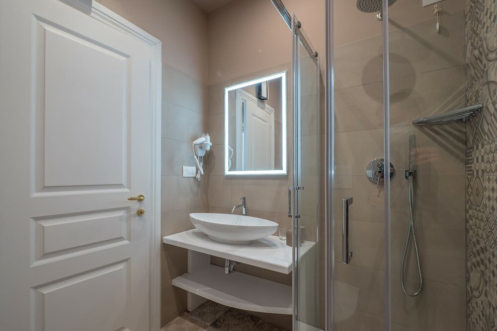 Фото Bramble Luxury Suites