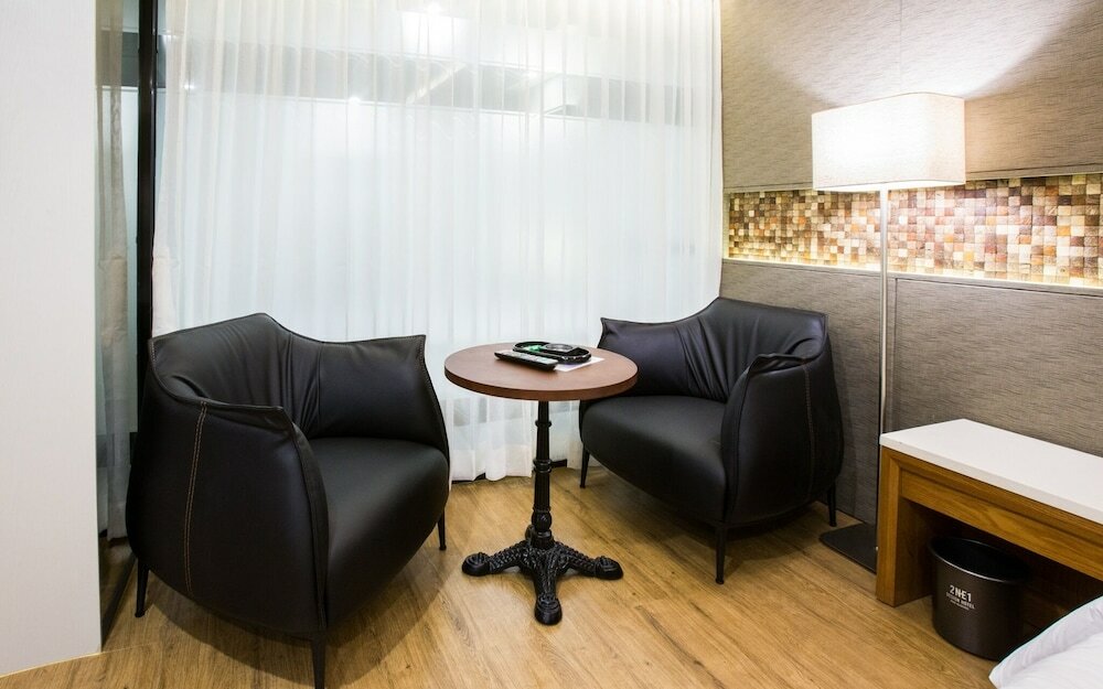 Фото Design Hotel 2ne1 Jukdo Market Pohang