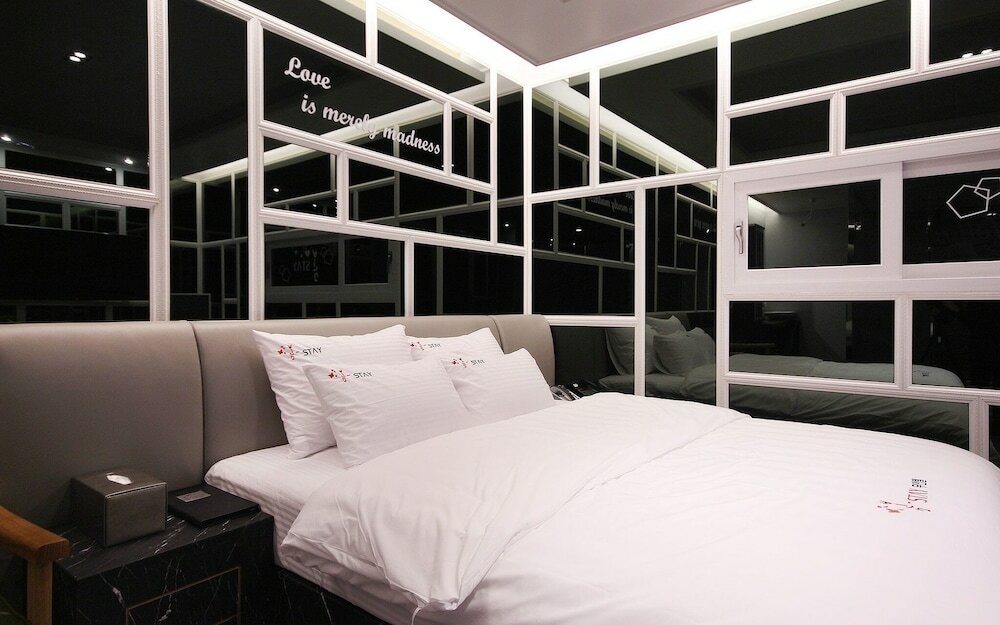 Фото Pohang Haedo-dong New Bom Stay