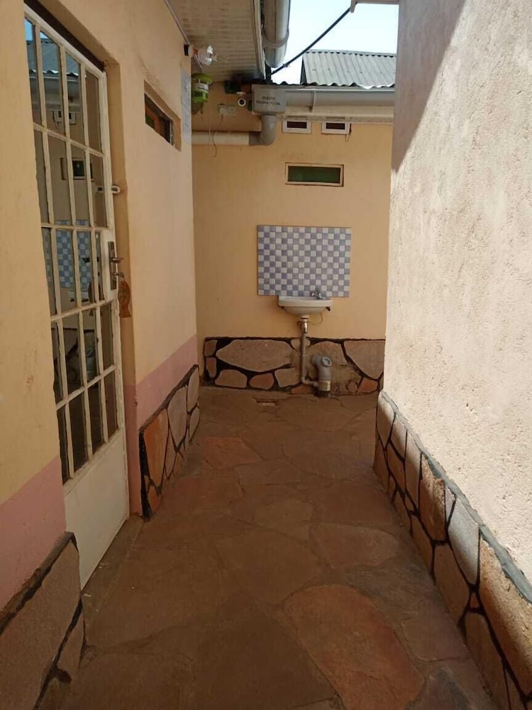 Фото Quinten Hotel Kisumu