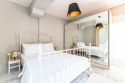 Апартаменты Flat w Garden 10 min to Bull Statue in Kadikoy в Кадыкёй