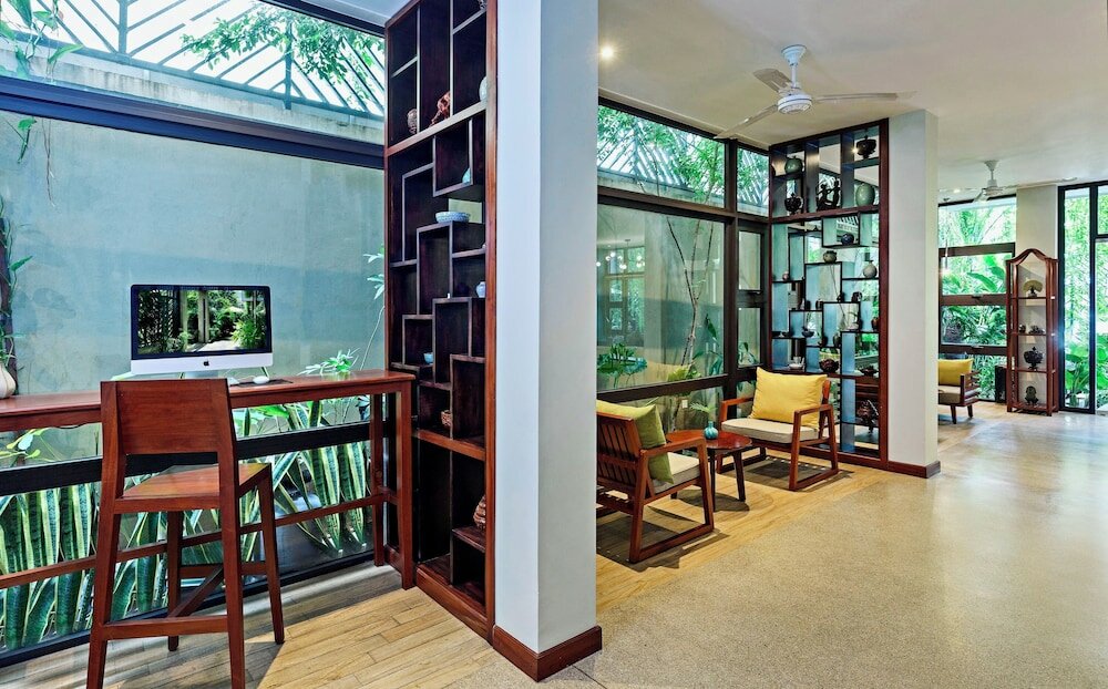 Фото Indra Hotel