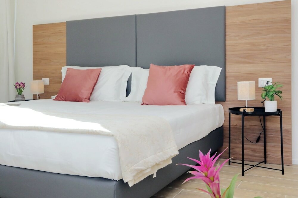 Фото Апарт-отель Siena Hills Apartments