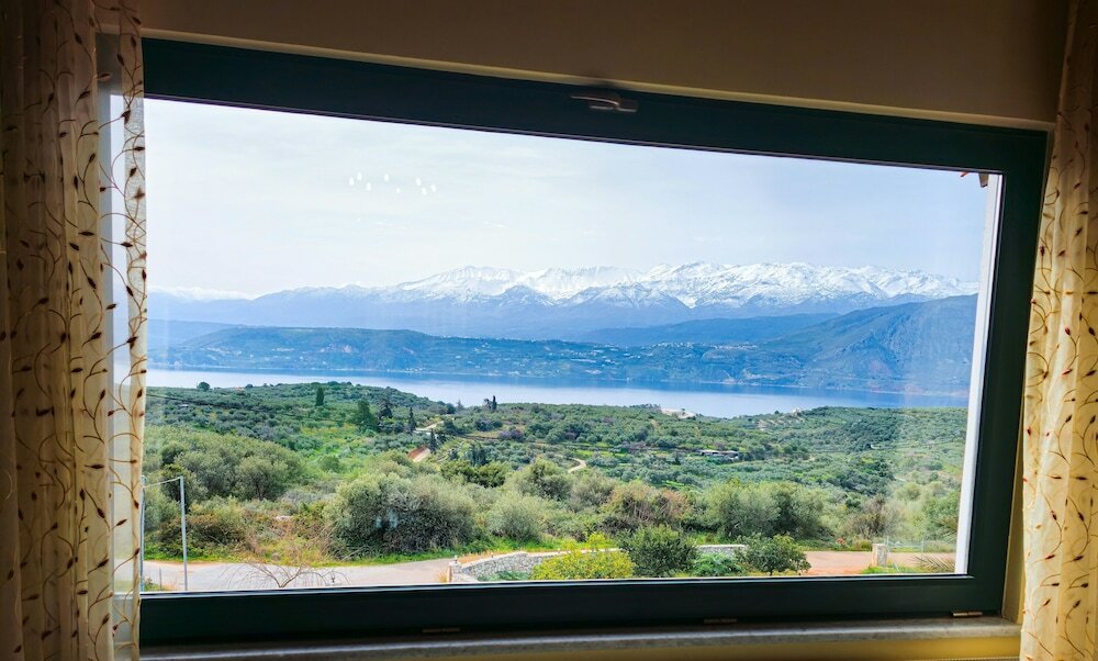 Фото Villa Aitheras - Mountain View & Garden