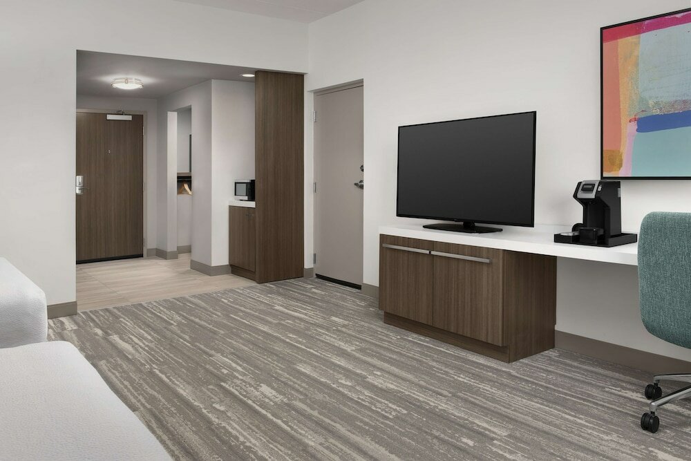 Фото Hilton Garden Inn Pensacola Downtown