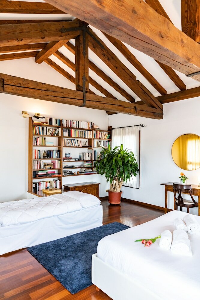 Фото Prestigious Residence Brà with a turret overlooking Verona