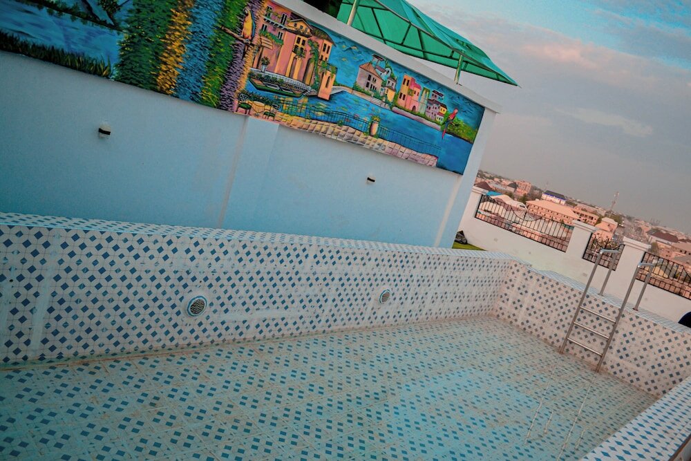 Фото отеля 2