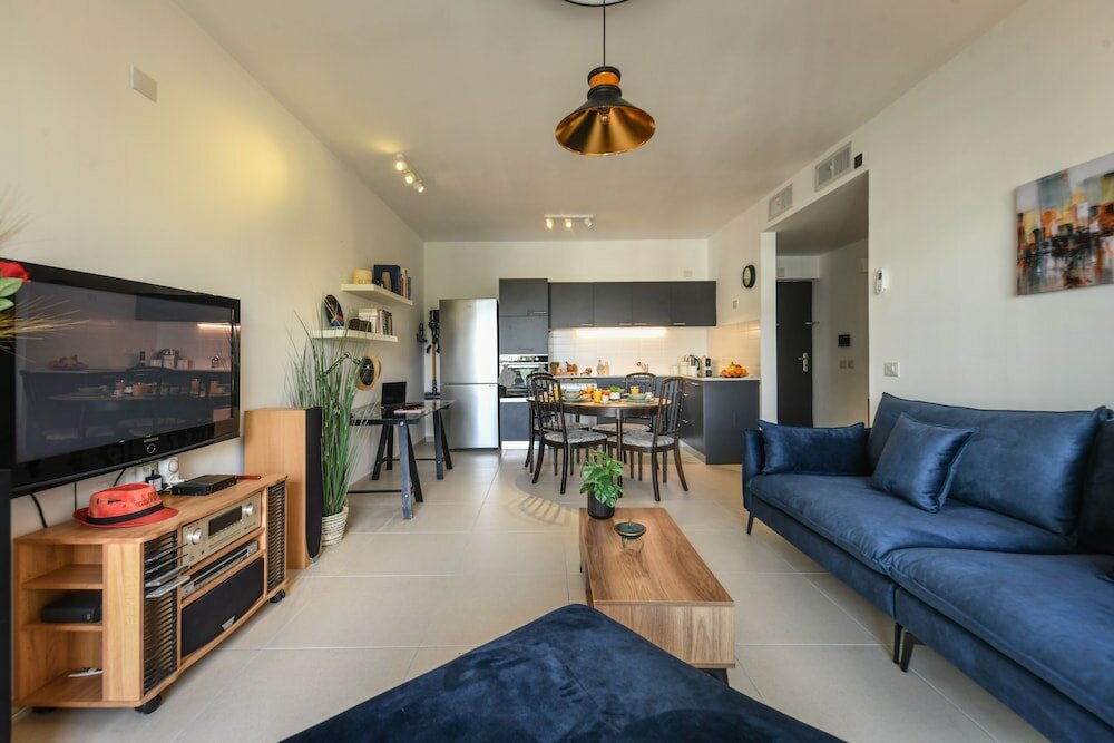 Фото Cozy Nest Apartment with balcony