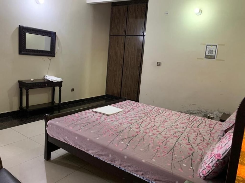 Фото Evergreen Guest Lodge - Egl