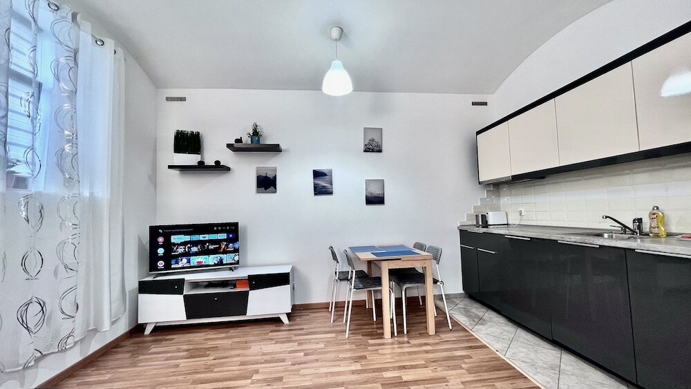 Фото Ground Floor Apartment