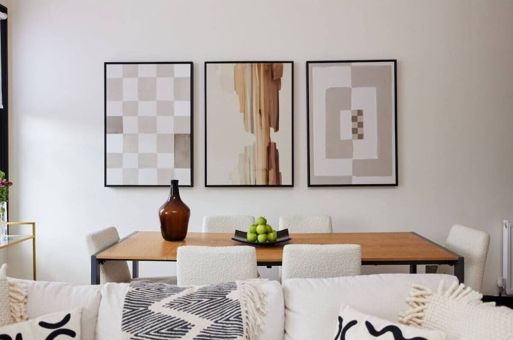 Фото The Battersea Crib - Dazzling 3bdr Flat With Garden