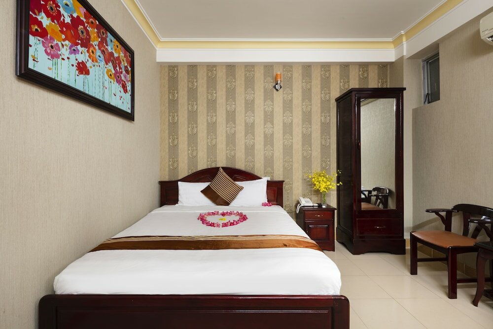 Фото Holiday Hotel