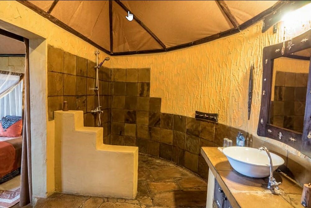 Фото Rhino Watch safari Lodge