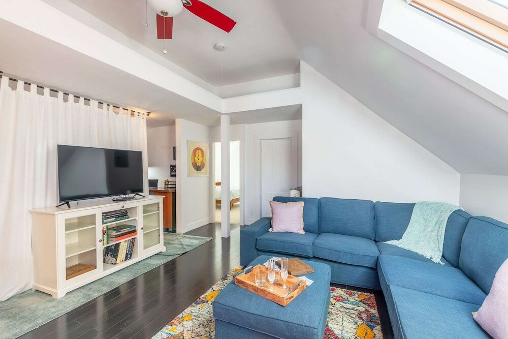 Фото Broom & Board