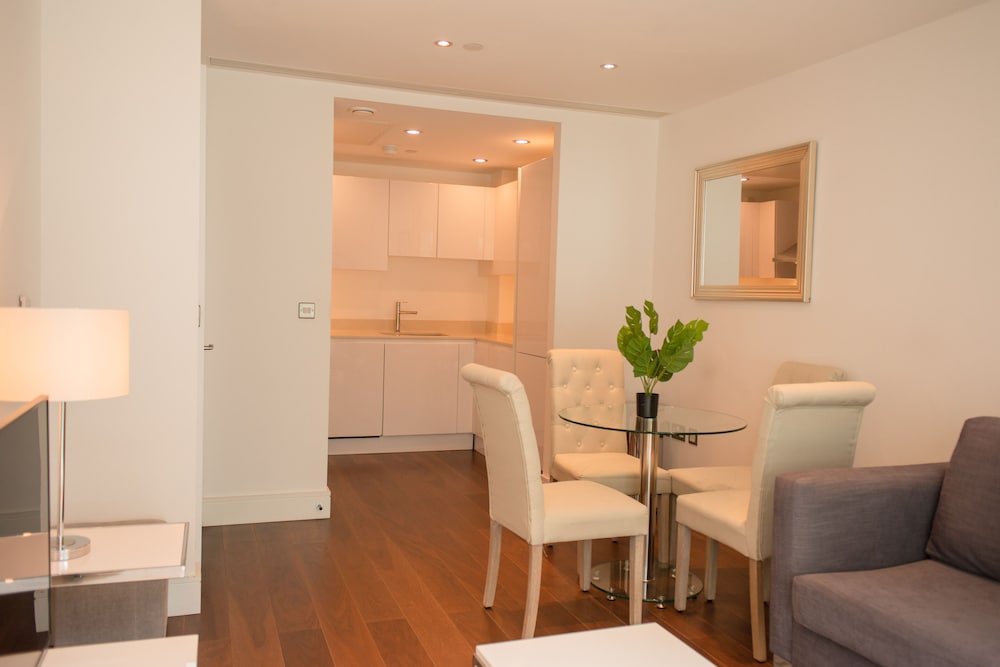 Фото MySquare Apartments Canary Wharf