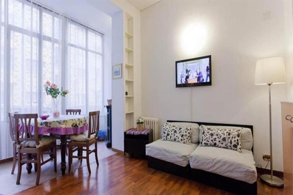 Фото House Serena in Rome