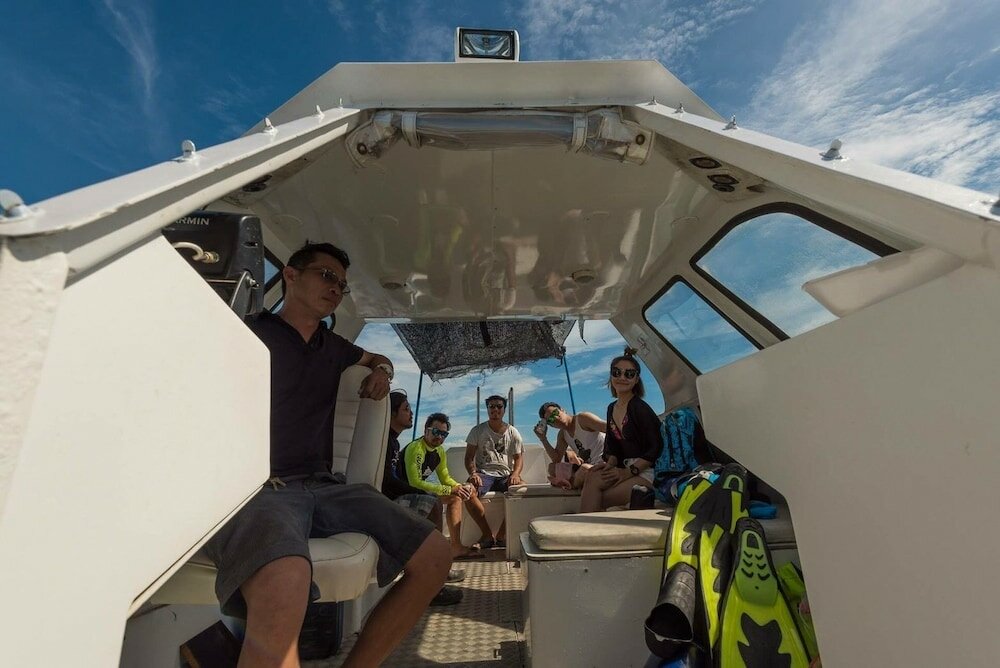 Фото Sincere Guest House & Restaurant - Hostel