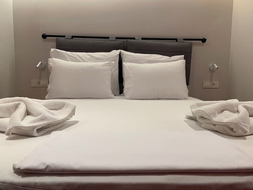 Фото A-13 Belle Athenes - Luxury Rooms at Monastiraki Railway Station