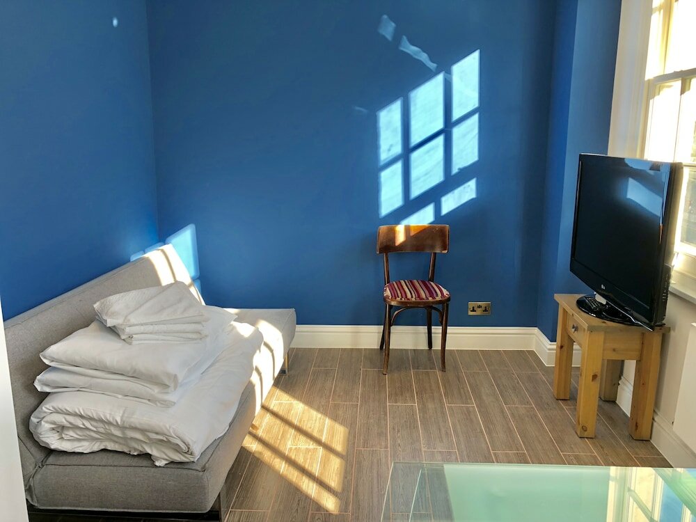 Фото Stylish Maisonette and studio in Victoria