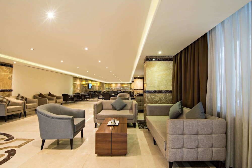 Фото Ebreez Grand Hotel