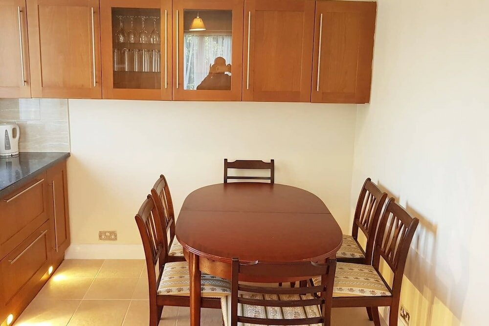 Фото Elegant and Spacious 2 bedroom Apartment