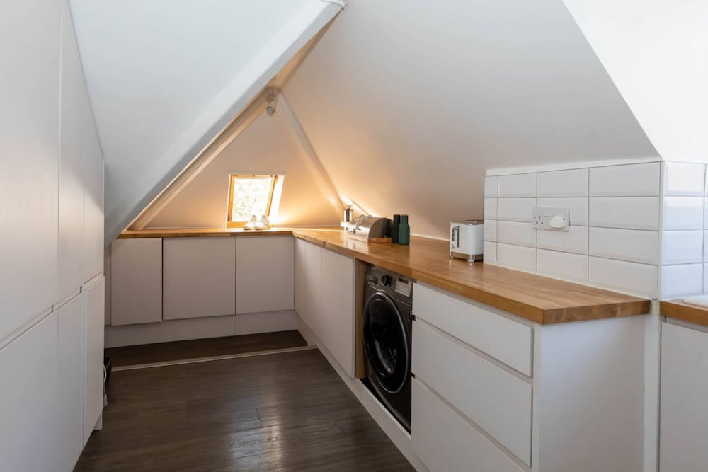 Фото Bright 1 Bedroom Flat Near the Tube