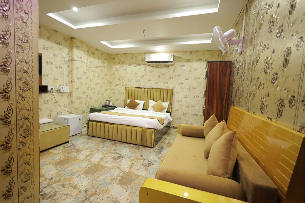 Фото Tulsi Garden - Near Prem Mandir Vrindavan