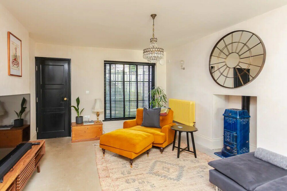 Фото Stunning 2 Bedroom House in Peaceful London Fields