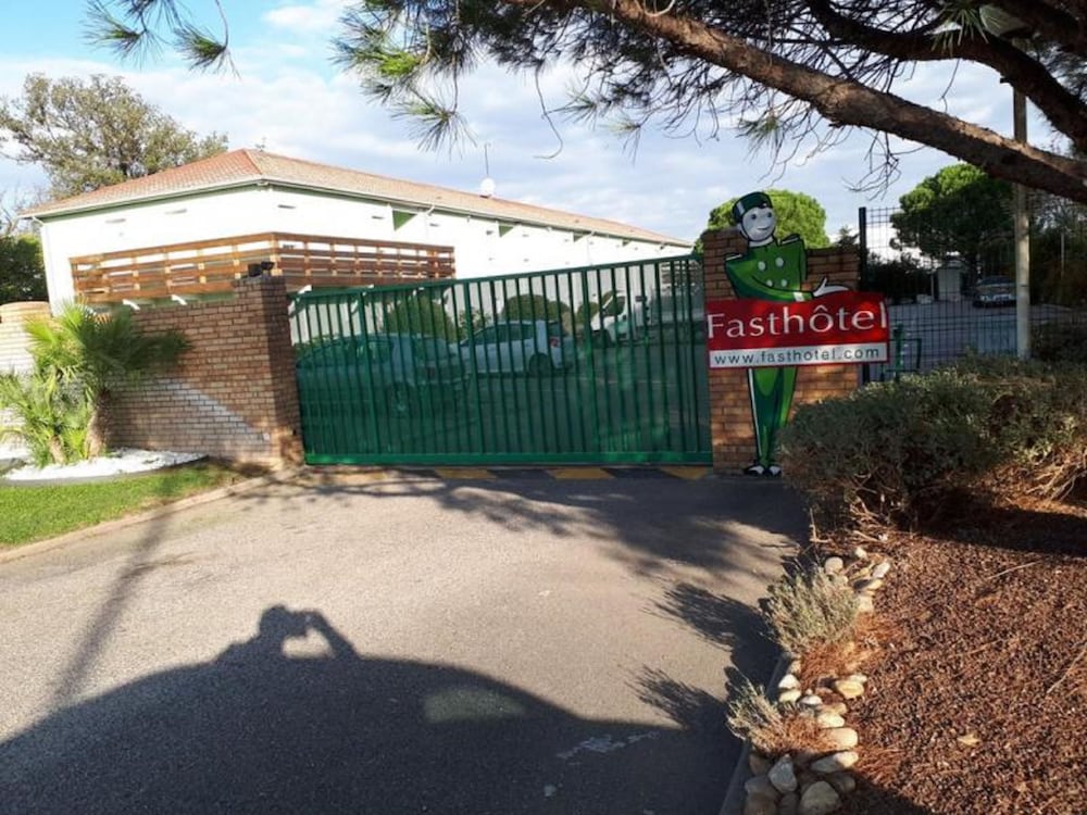 Фото Fasthôtel Avignon Nord