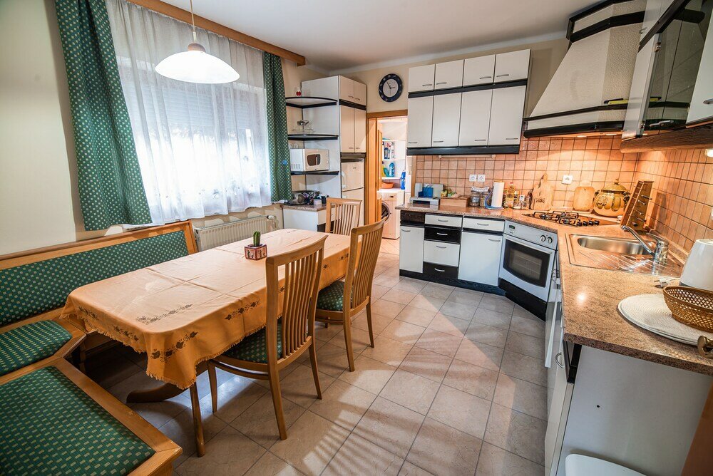 Фото Three Bedroom Apartment Ana With hot tub