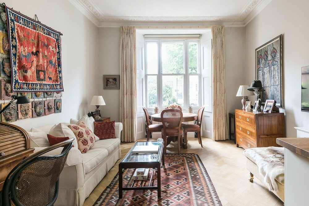 Фото Distinctive Kensington 1-bed flat