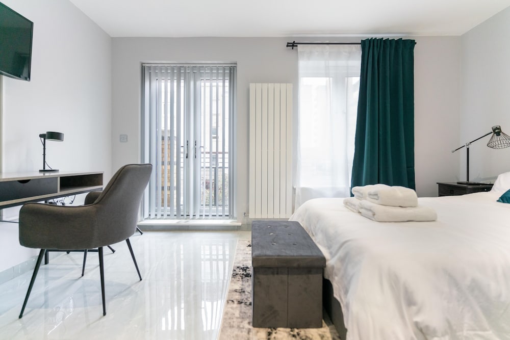 Фото Luxury 5bd Guesthouse