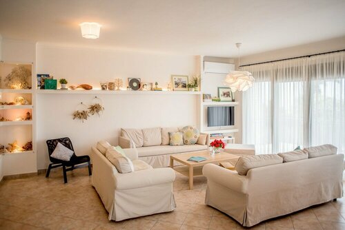 Гостиница Oikia Eleanthi - Beachfront Garden Home