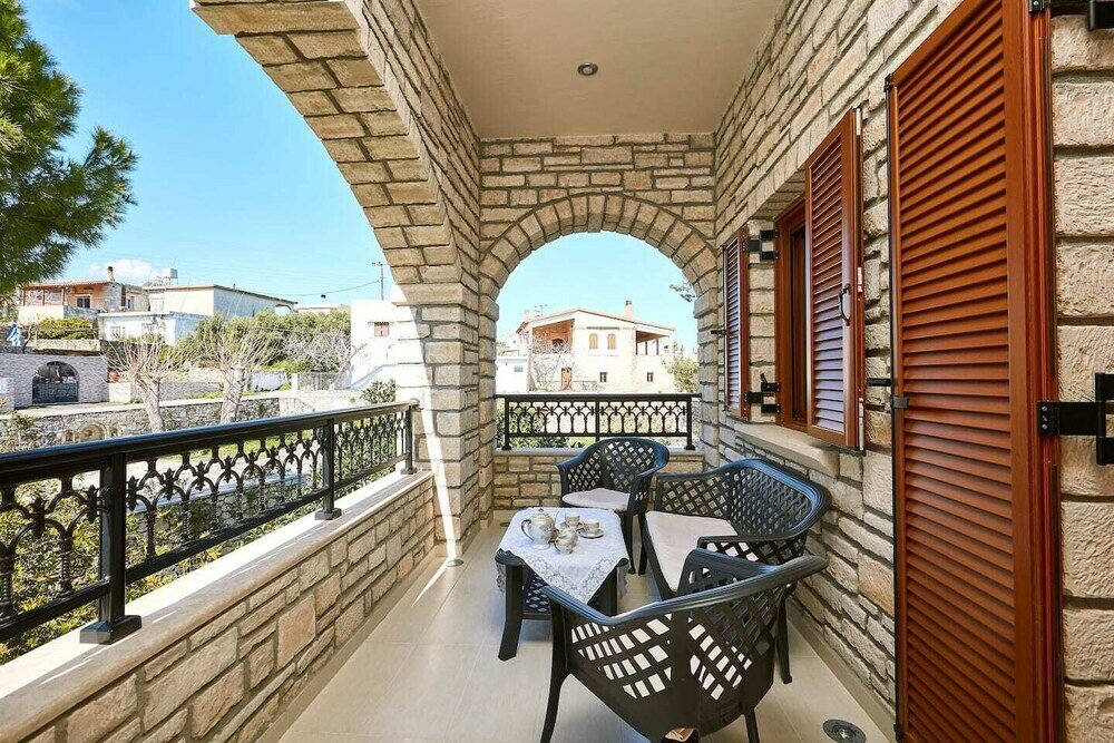 Фото Peacefull Stone-Built Villa