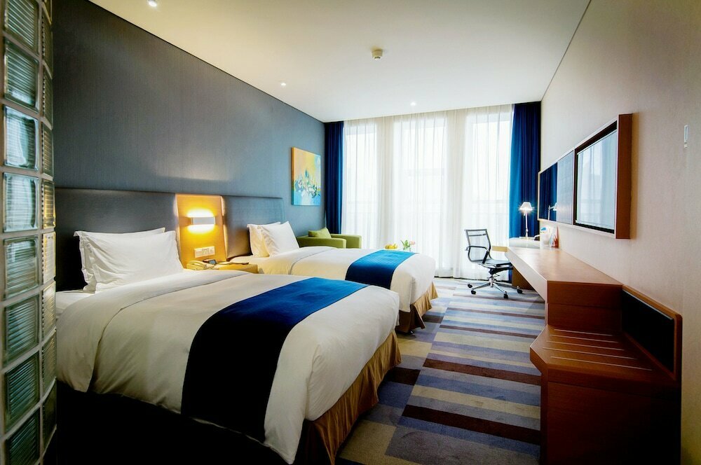 Hotel Holiday Inn Express Leshan City Square, Leshan, photo