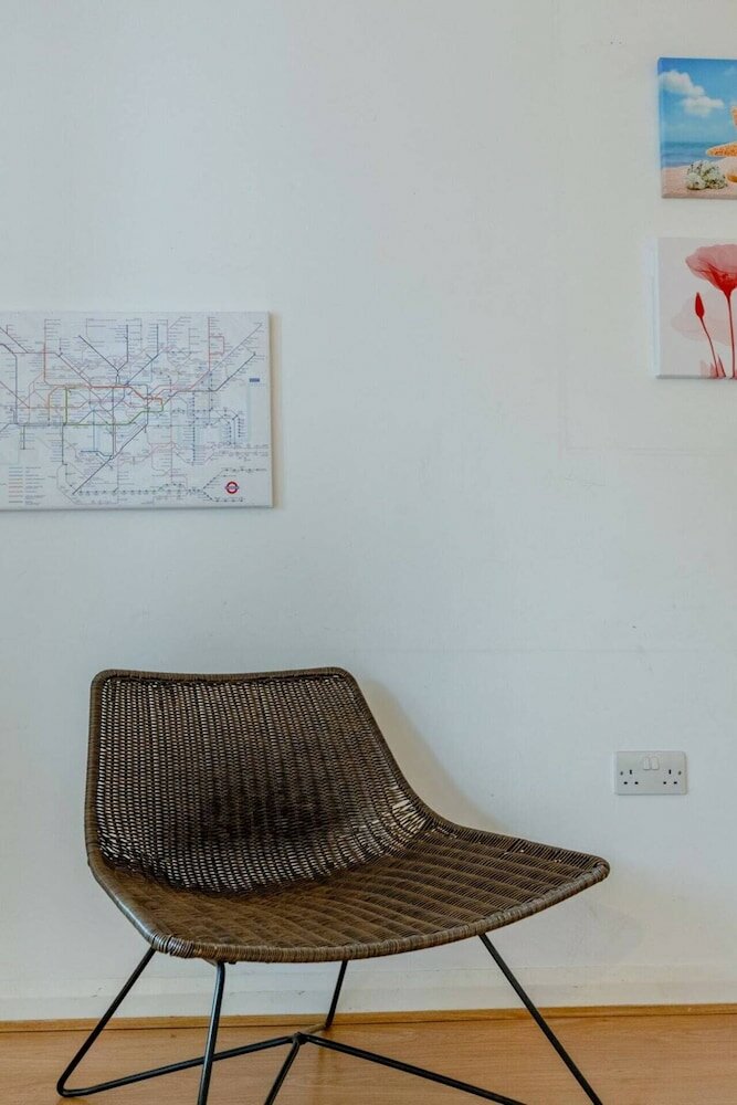 Фото Spacious 1 Bed Apartment Near Shoreditch Park