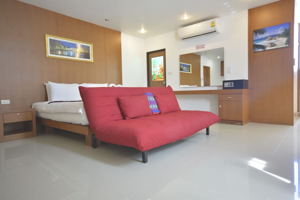 Фото The Patong Center Hotel