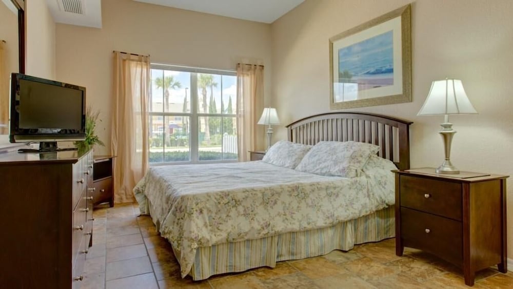 Фото Regina's Villas at Seven Dwarfs Townhome