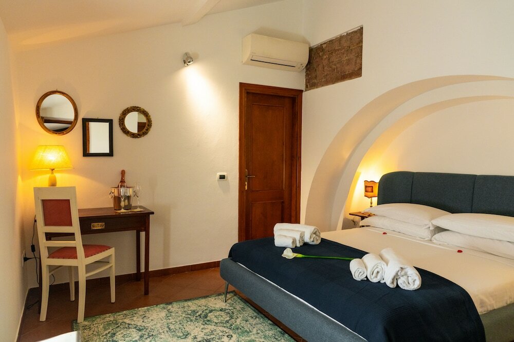 Фото Αn exclusive deconsecrated former church residence from 1170