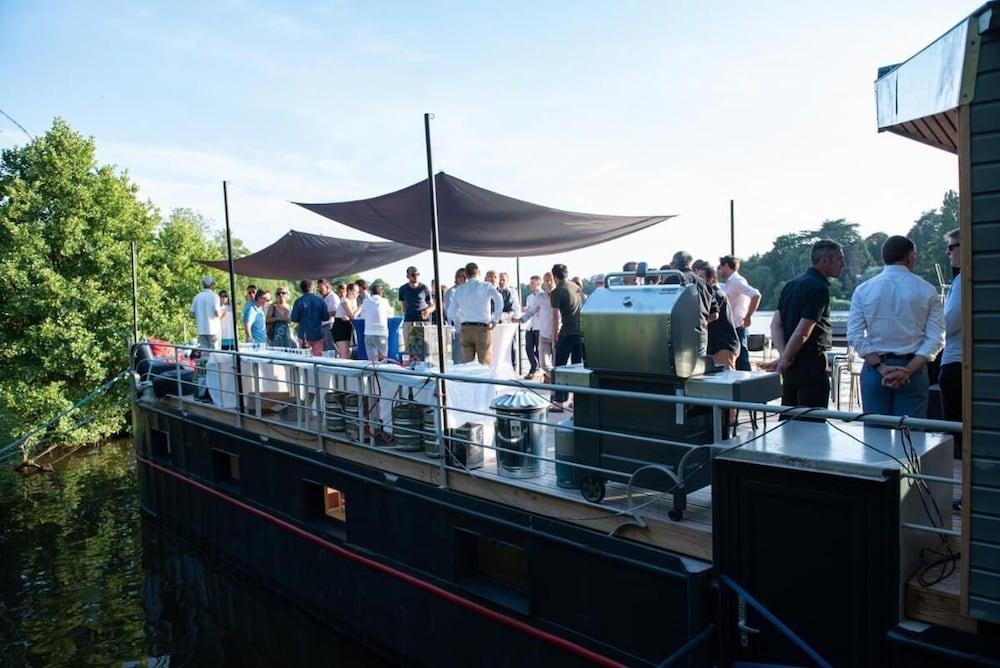 Фото Péniche Carpe Diem La Rivière House