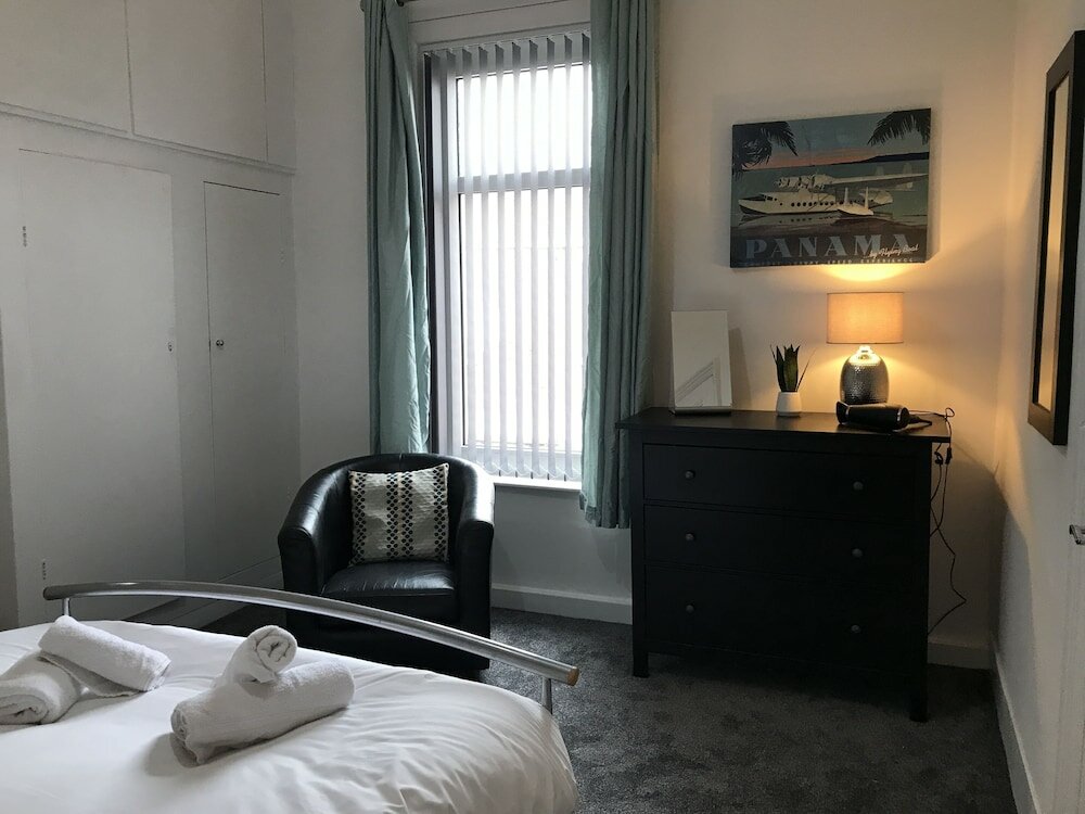 Фото Bright Spacious 3-bed With Office & Patio, Preston