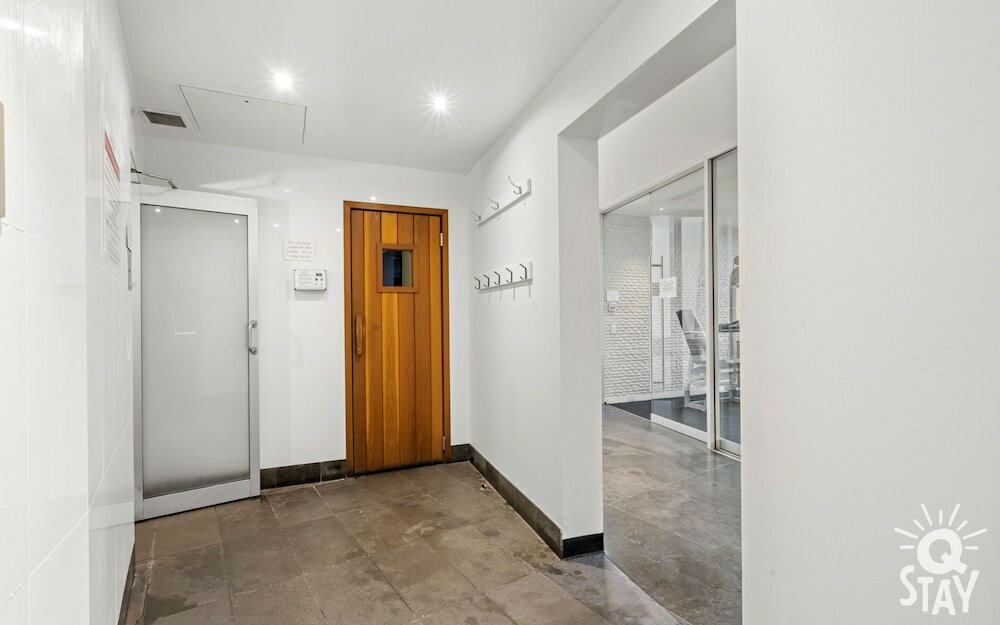 Фото Avalon Apartments - Q Stay