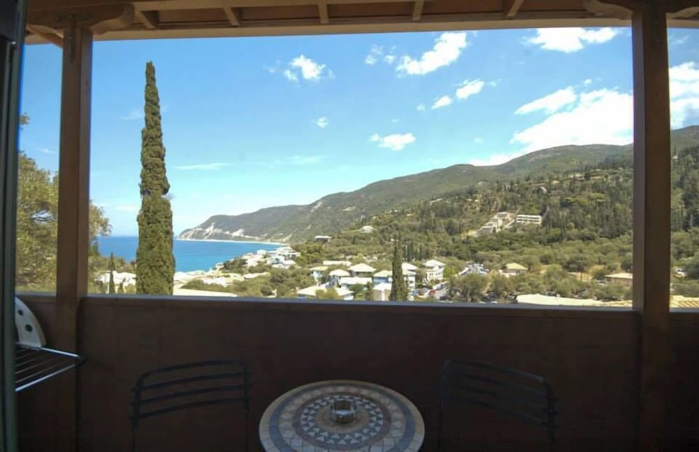 Фото Lefkas Petra