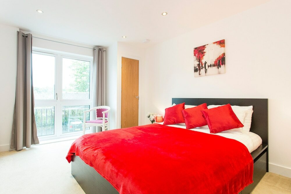 Фото Altido Lovely 1-bed Flat Near 02 Arena