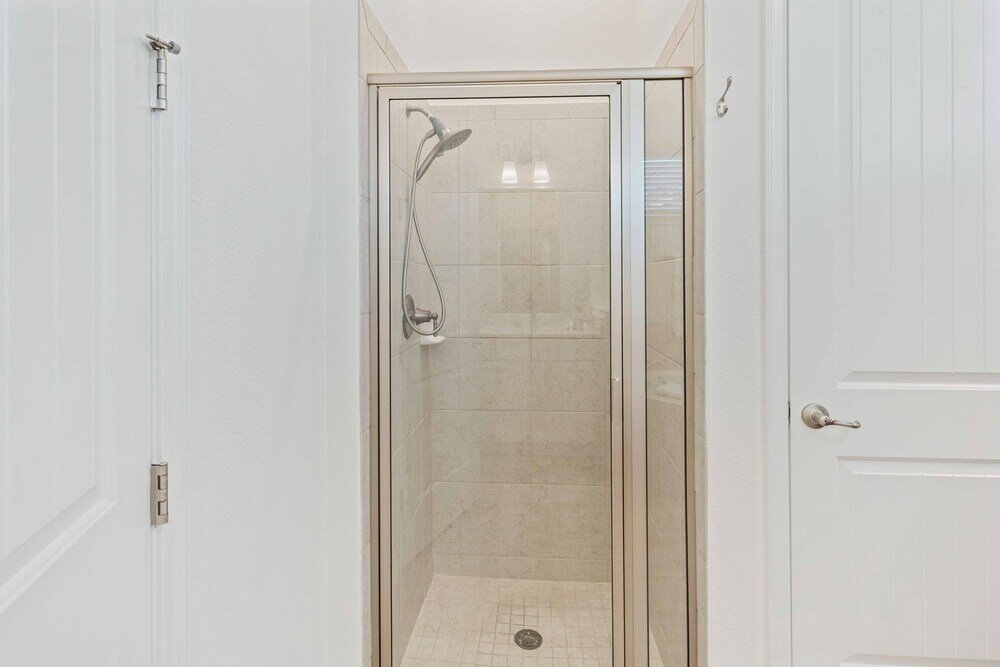 Фото 8000 Lost Shaker Lane