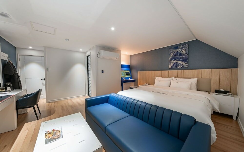 Фото Jongno Dana Hotel