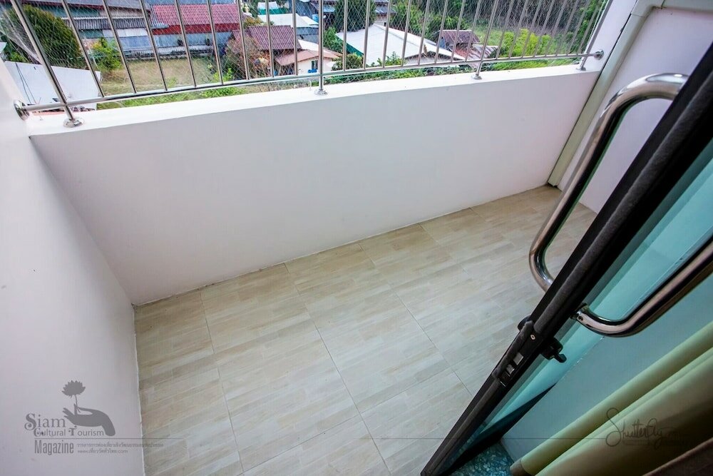 Фото Thaphon Residence