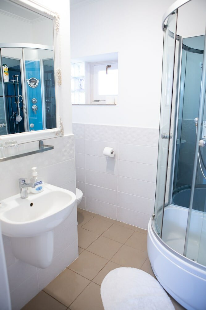 Фото Hunyadi Panzió- Apartmanház